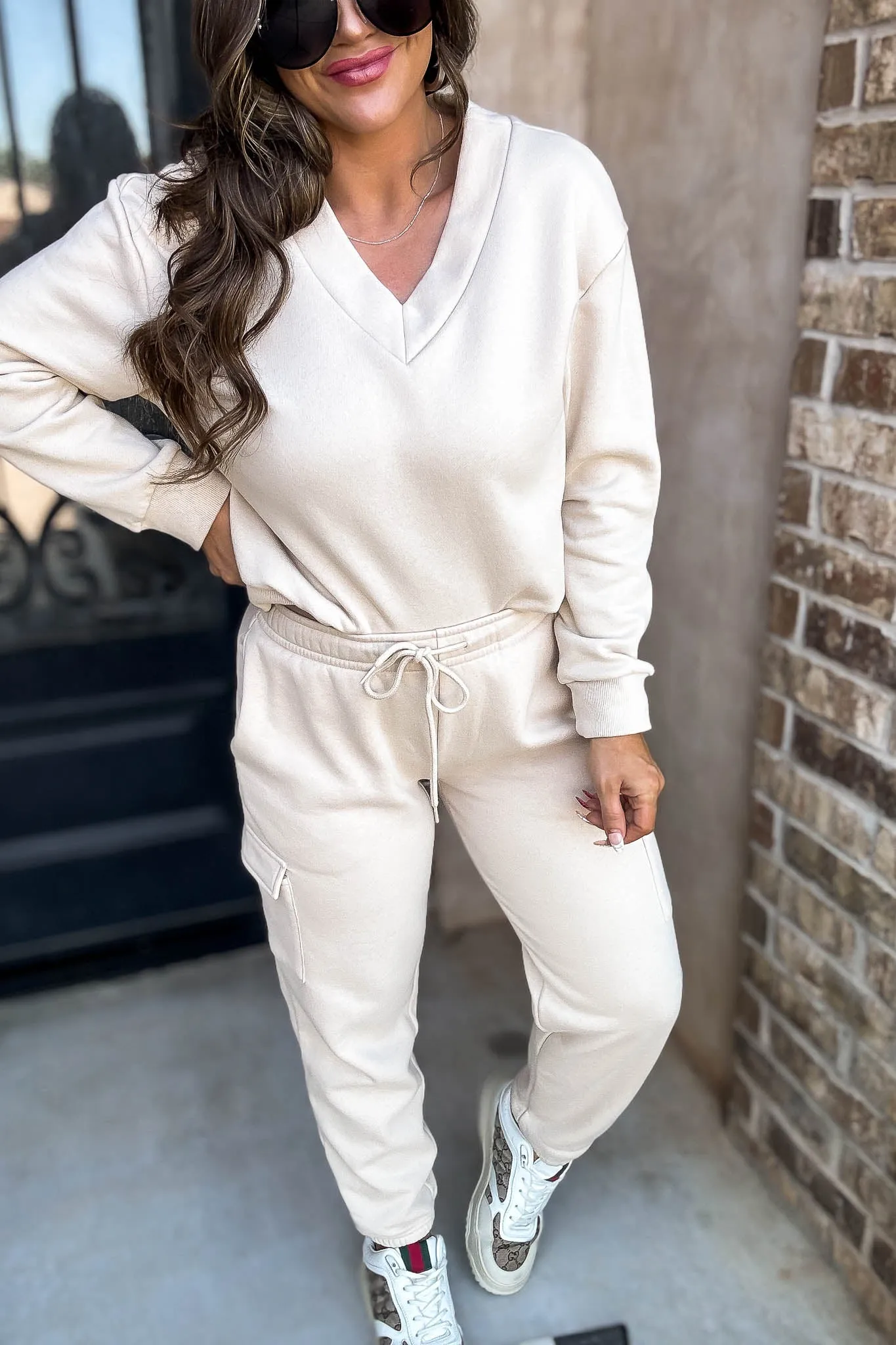 Level Up Beige Relaxed Fleece Cargo Jogger Sweatpants