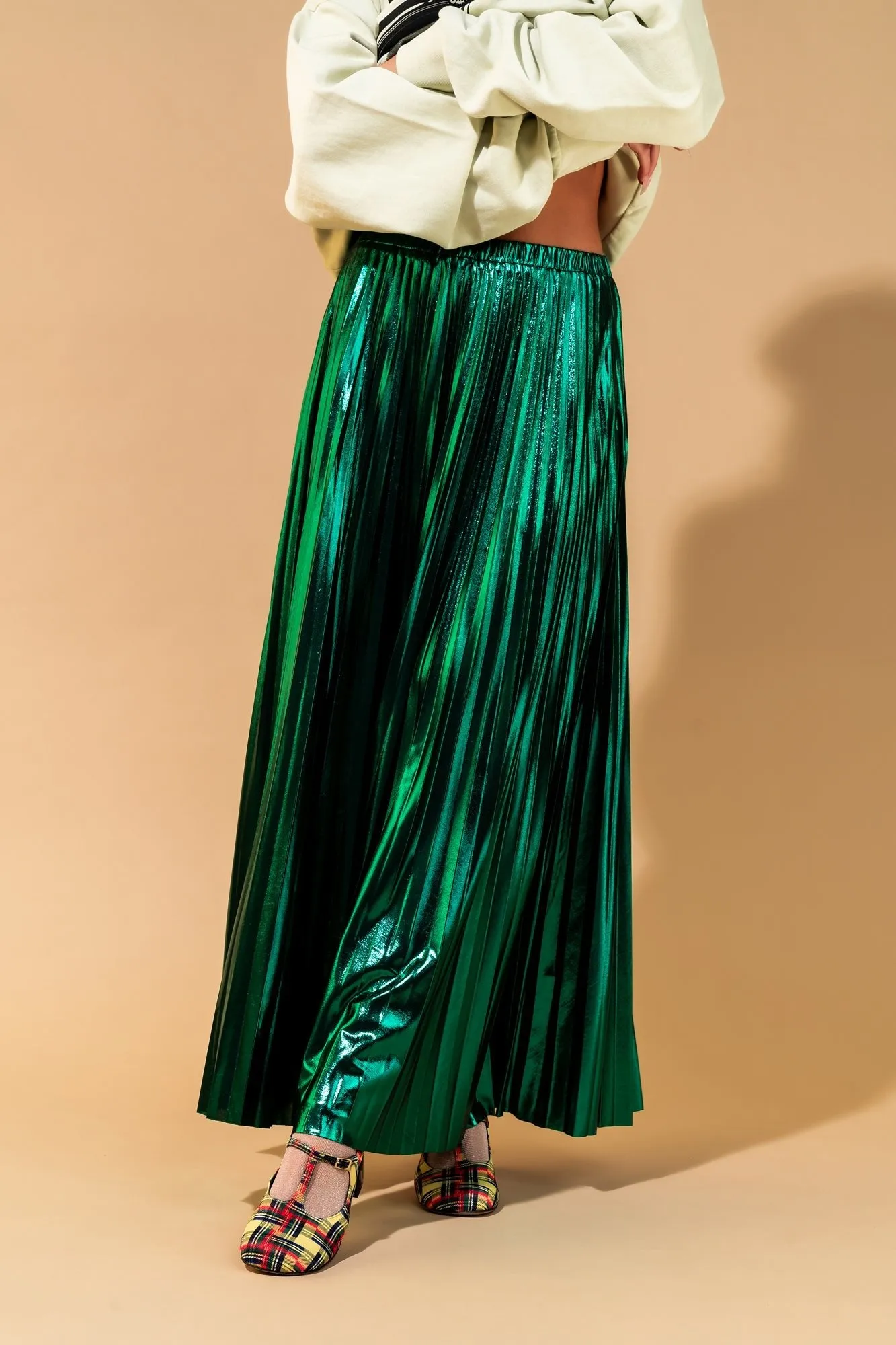 Metallic Pleated Midi Skirt in Emerald Green