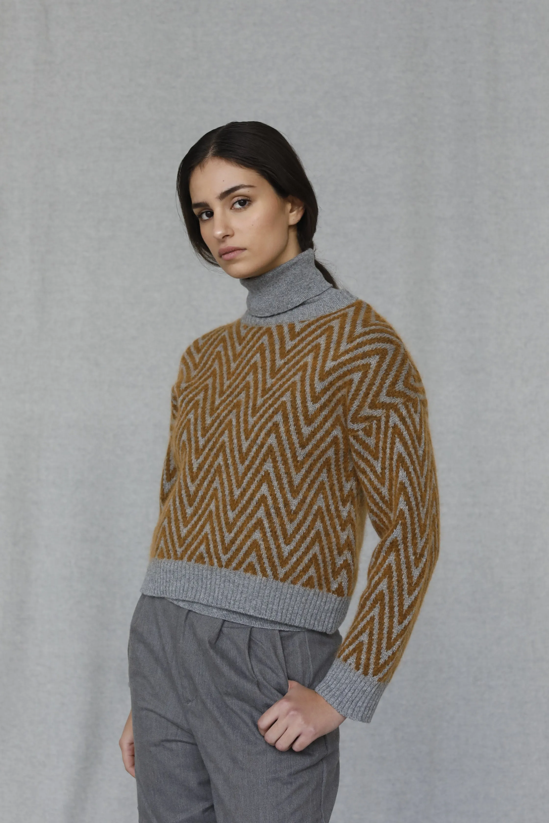 Paola -Crewneck with herringbone weave in wool blend