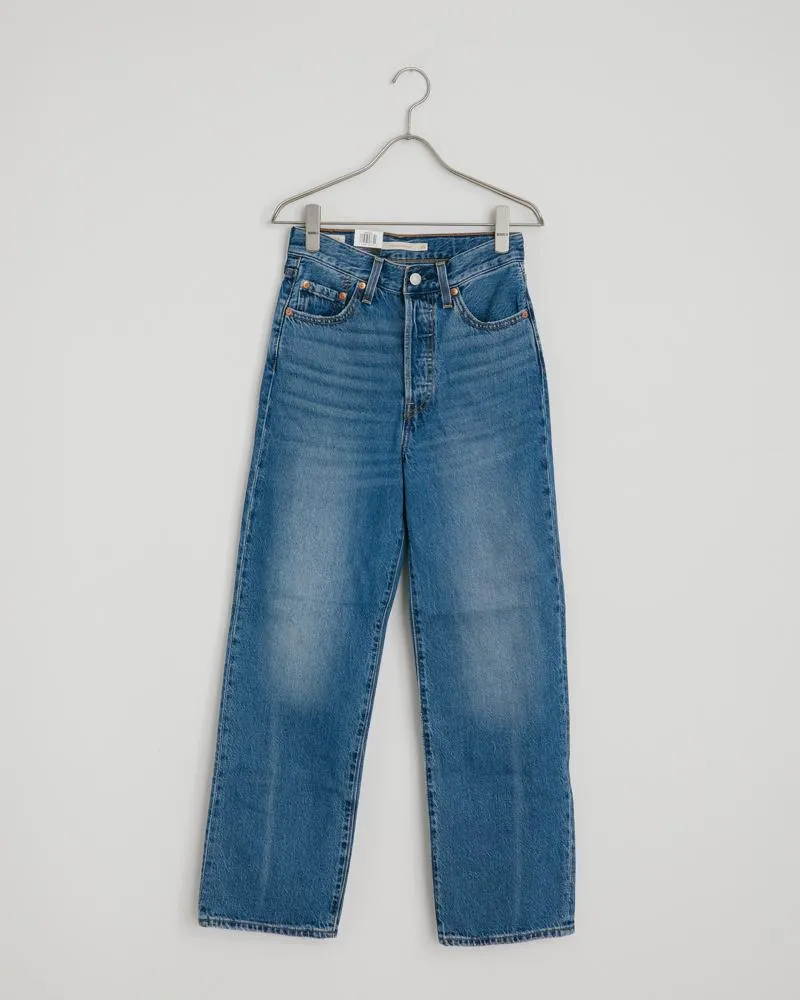 Ribcage Straight Ankle in Middle Road Indigo