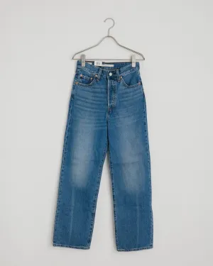Ribcage Straight Ankle in Middle Road Indigo