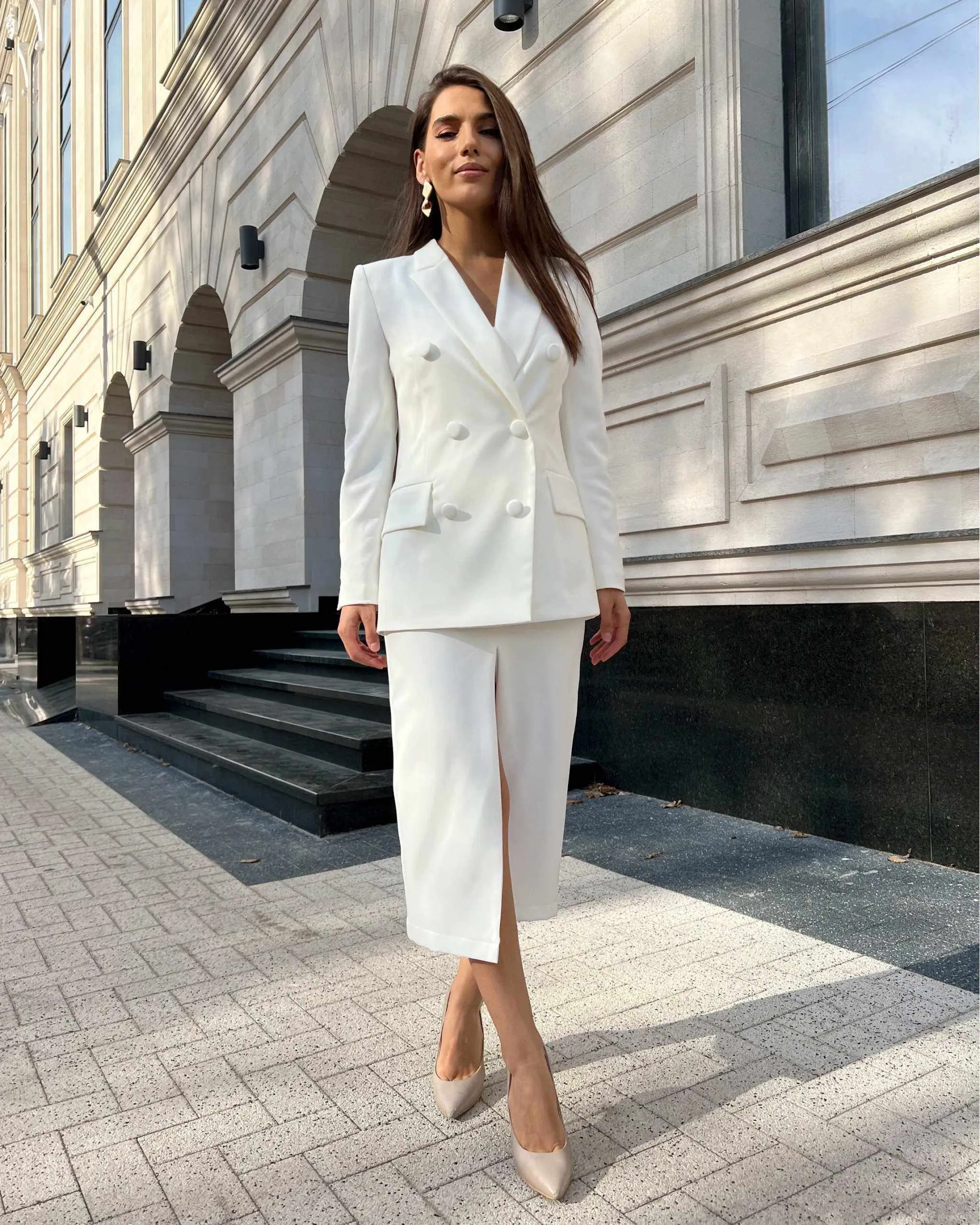 Sacou alb de costum elegant  cu două rânduri de nasturi