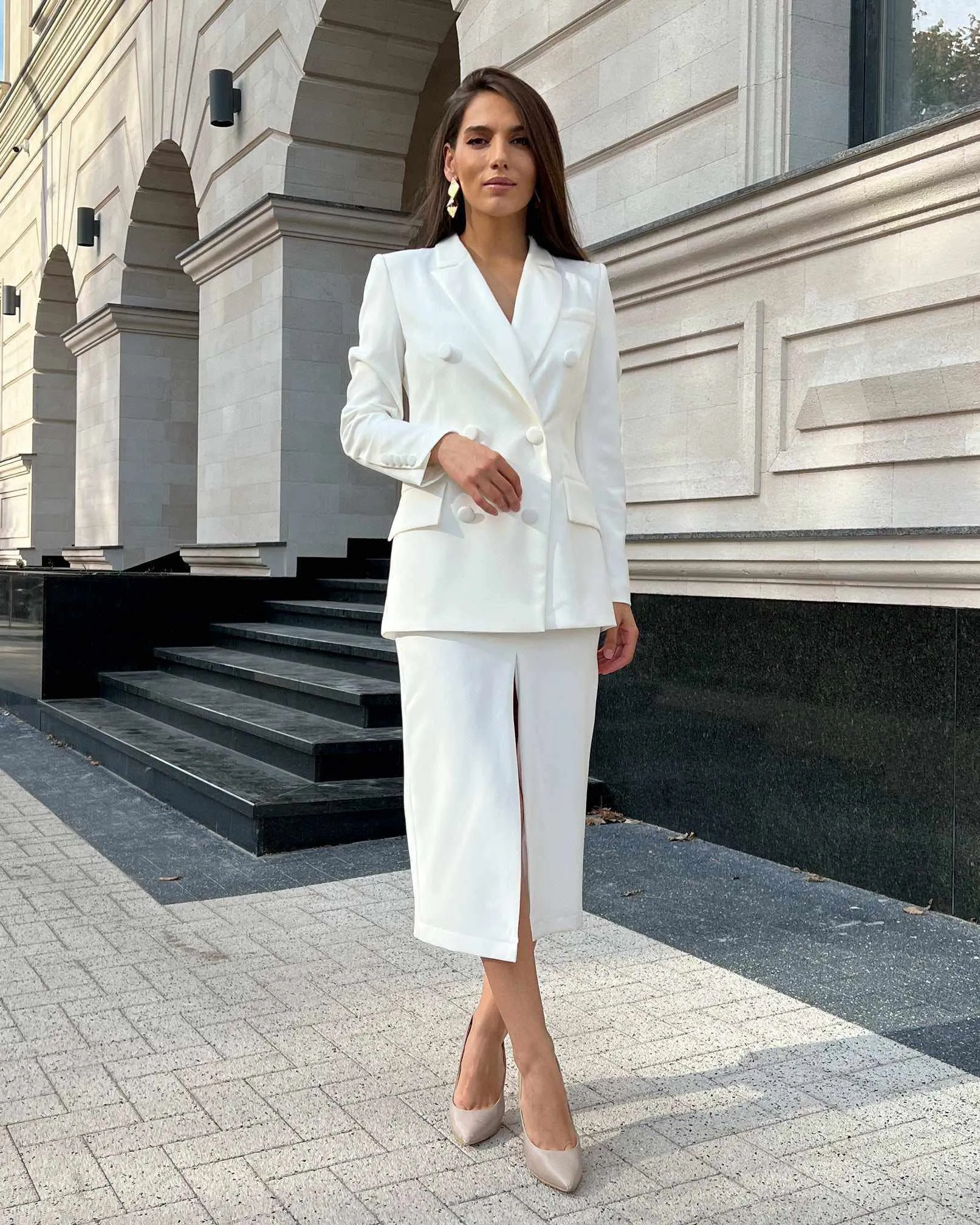 Sacou alb de costum elegant  cu două rânduri de nasturi